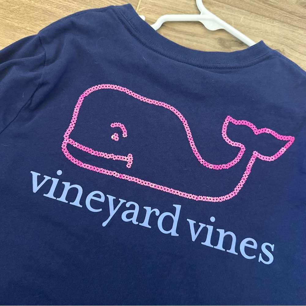 Vineyard Vines girls’ sequin logo t-shirt - Small (8/10)